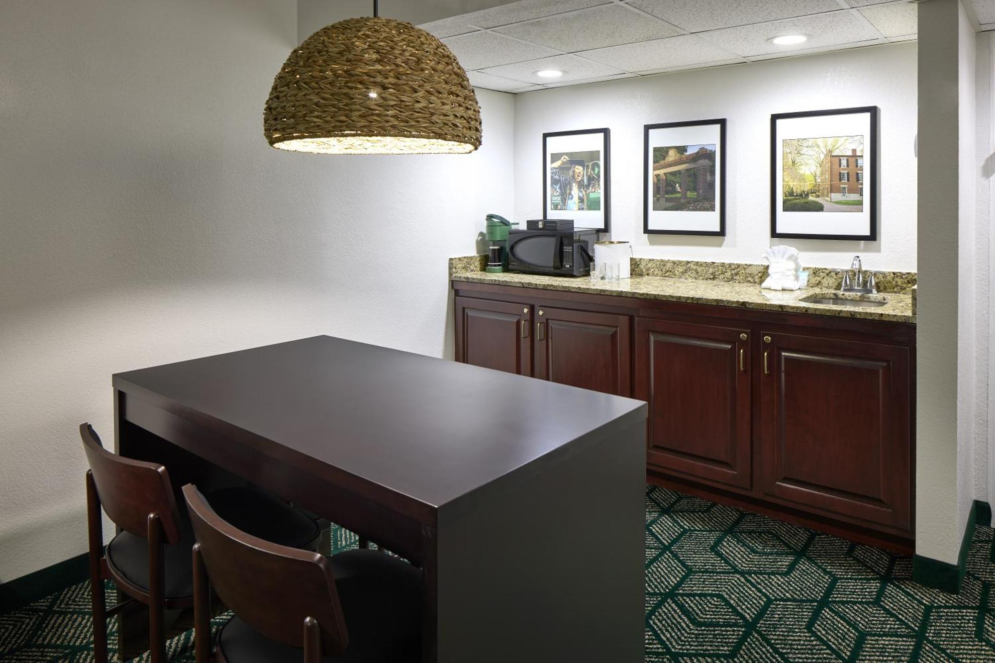 את'נס Ohio University Inn And Conference Center מראה חיצוני תמונה